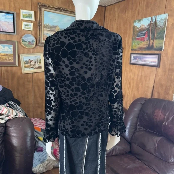 Anne Carson Ruffle Boho Blouse - Picture 3 of 4